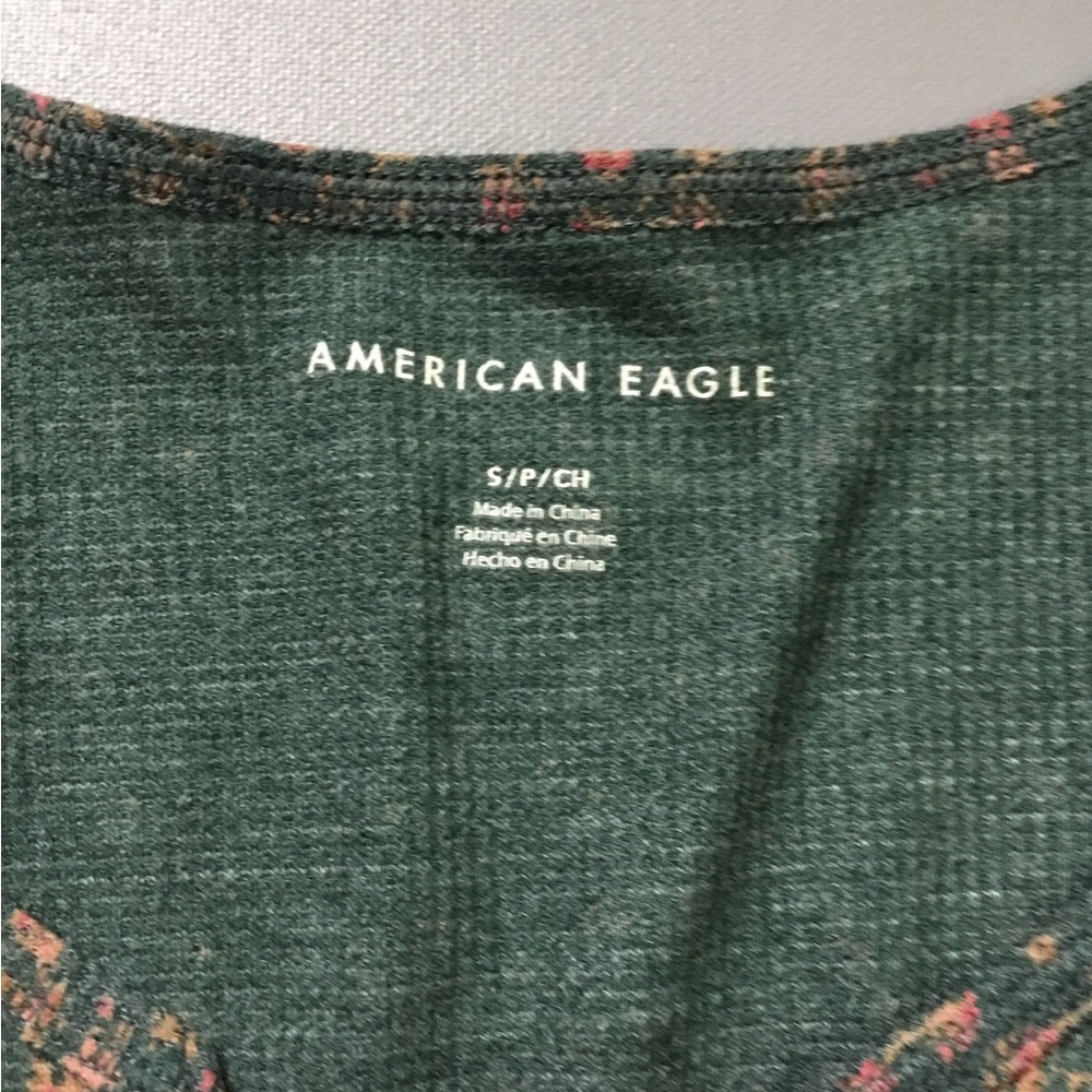 American Eagle Forest Green Floral V-Neck Top - Picture 4 of 4